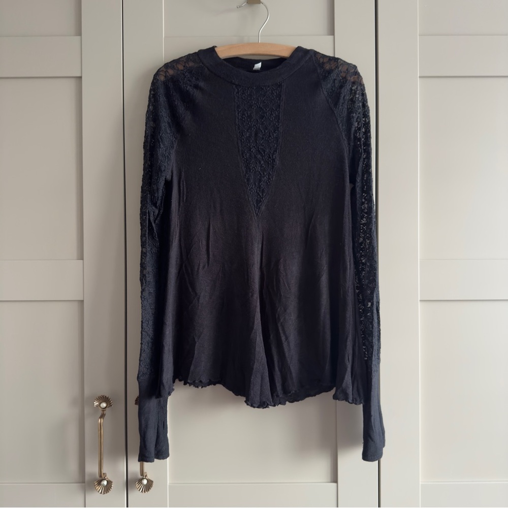 Intimately Free People Lace Long Sleeve Knit Top Lacy 🥬 Hem No Limits Blouse